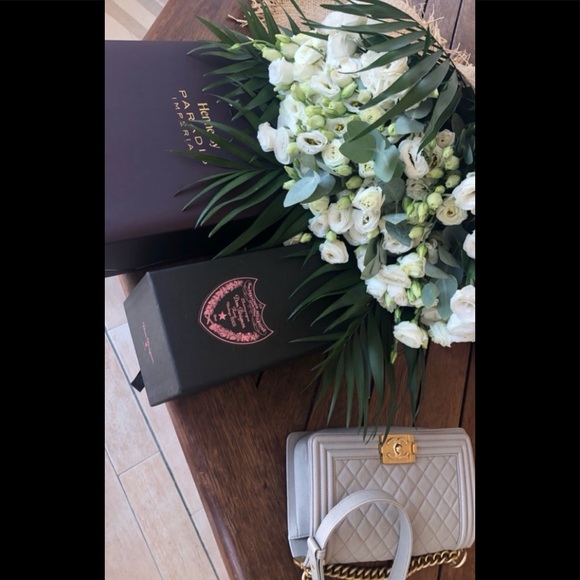 Meet your Posher - Picture 2 of 3